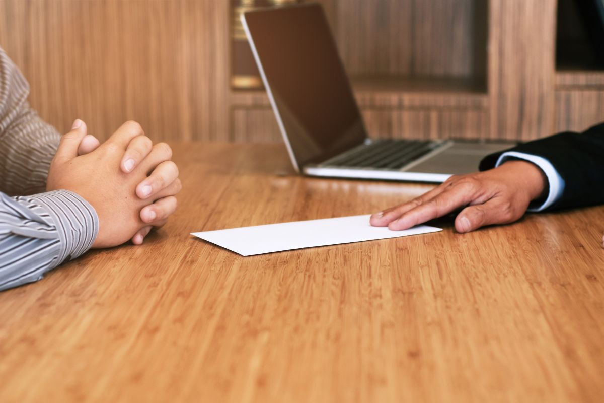 Un error en la carta d’acomiadament no sempre converteix el cessament en improcedent
